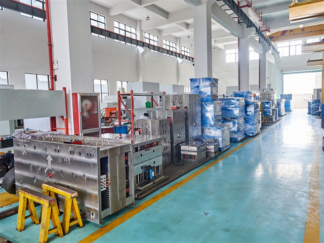 模具组装车间 (1).jpg